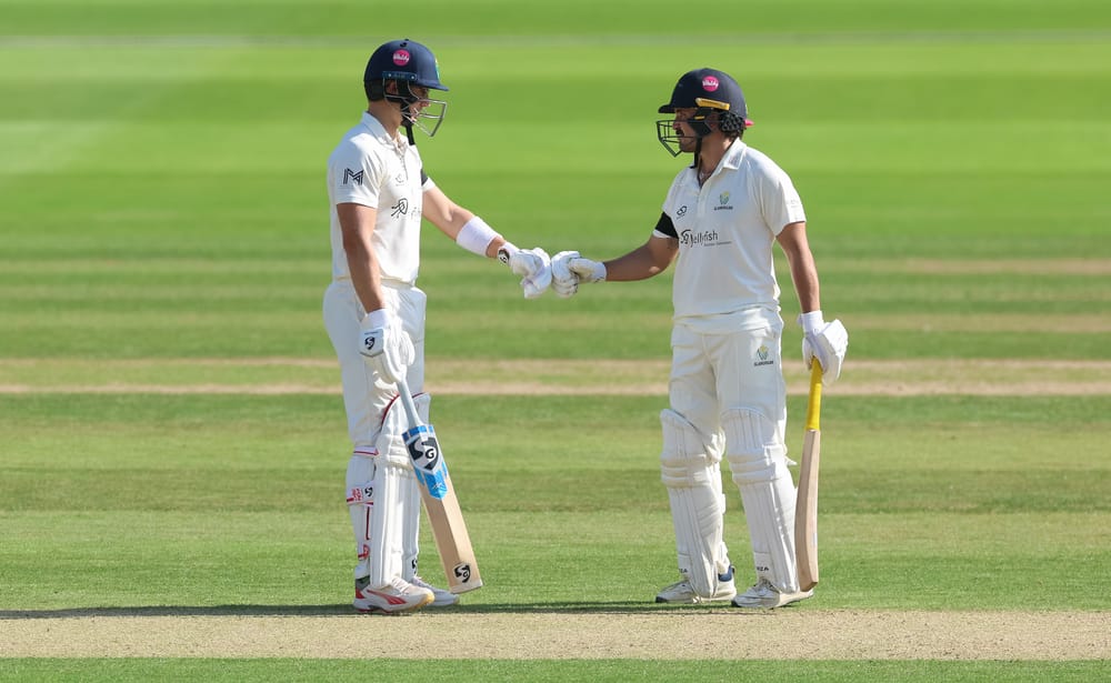 24.09.26. Glamorgan v Essex, Rothesay County Championship Division 1 - Asa Tribe of Glamorgan and Kiran Carlson of Glamorgan on their way to to their 100 partnership