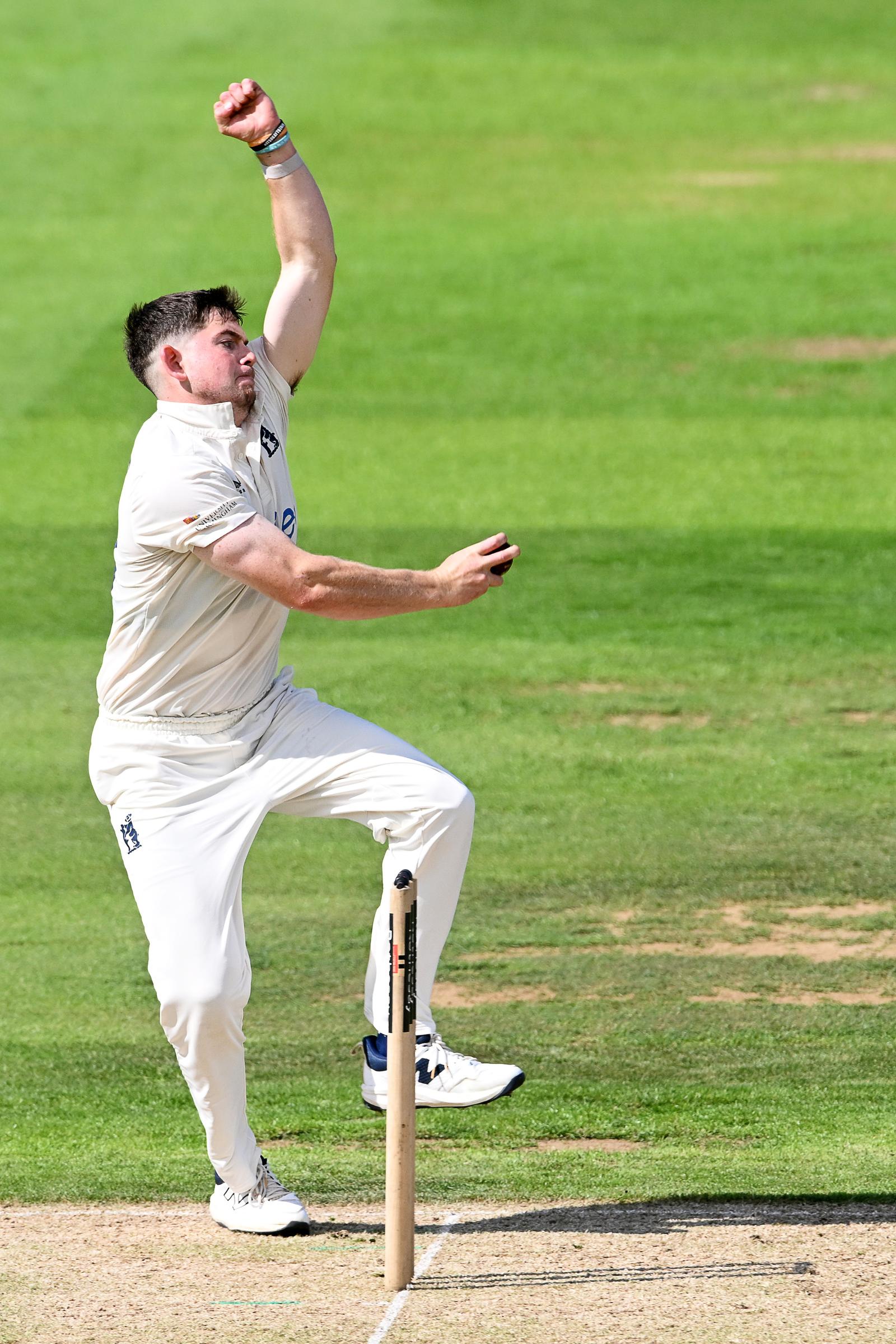 08.09.26 - Glamorgan v Warwickshire - Rothesay County Championship - Ethan Bamber of Warwickshire bowling